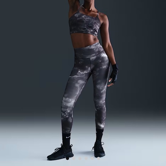 Nike One Dri-Fit High-Waisted 7/8 Printed Leggings Smoke Active Tights SM NWOT - Picture 2 of 12